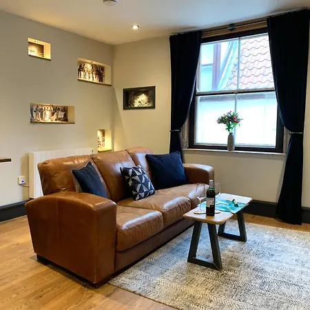 Apartment One Over Eight - Luxury One Bed Whitby