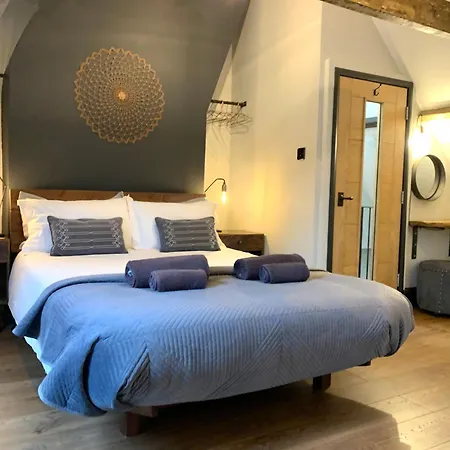 Apartment One Over Eight - Luxury One Bed