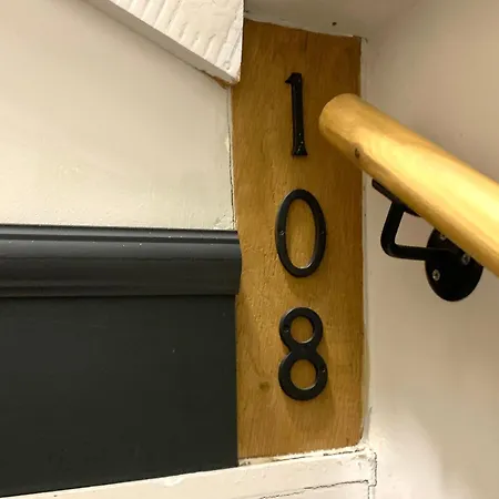 One Over Eight - Luxury One Bed Apartment *