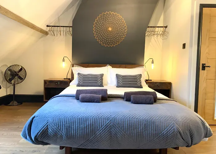 One Over Eight - Luxury One Bed *