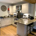 One Over Eight - Luxury One Bed *