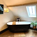 One Over Eight - Luxury One Bed Appartamento *