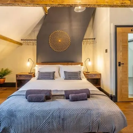 One Over Eight - Luxury One Bed